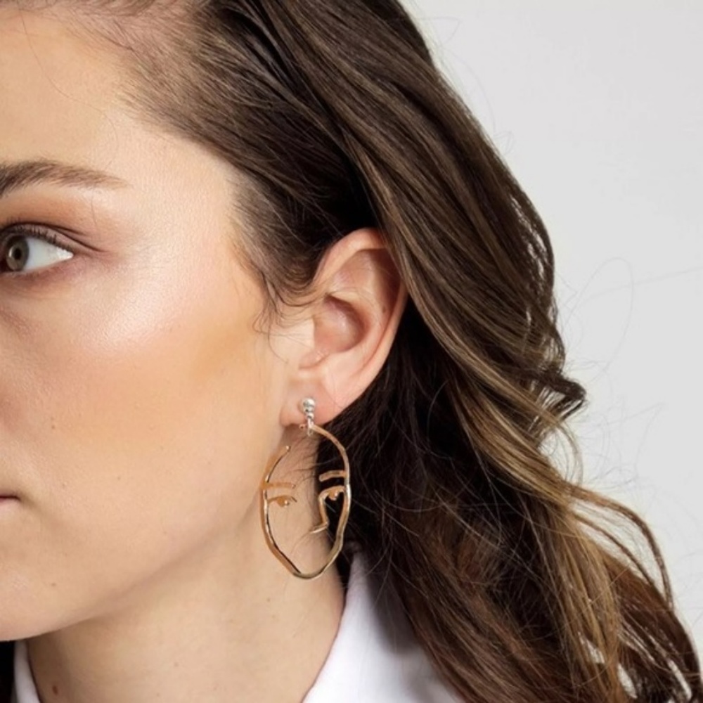 Gold Sister Face Earrings - Picture 4 of 4